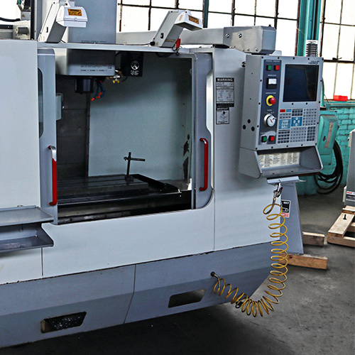A HAAS CNC mill with controller
